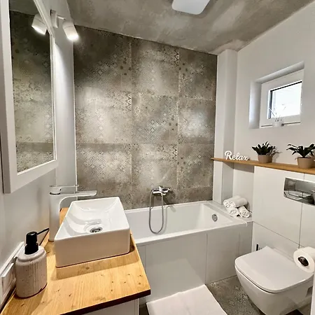 Apartment Laba - Basen, Blisko Plazy, Cisza, Taras, Parking, Bezplatne Wifi, Wyjatkowy! Gdynia